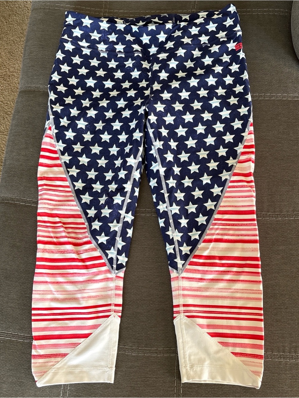 Patriotic Tommy Hilfiger Sport Size M USA Stars & Stripes Cropped Leggings  🇺🇸